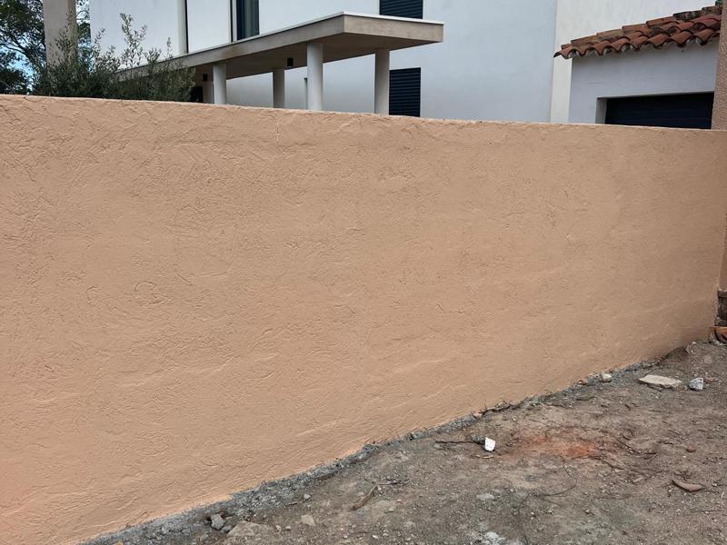 Enduit de façade : mur à reprendre