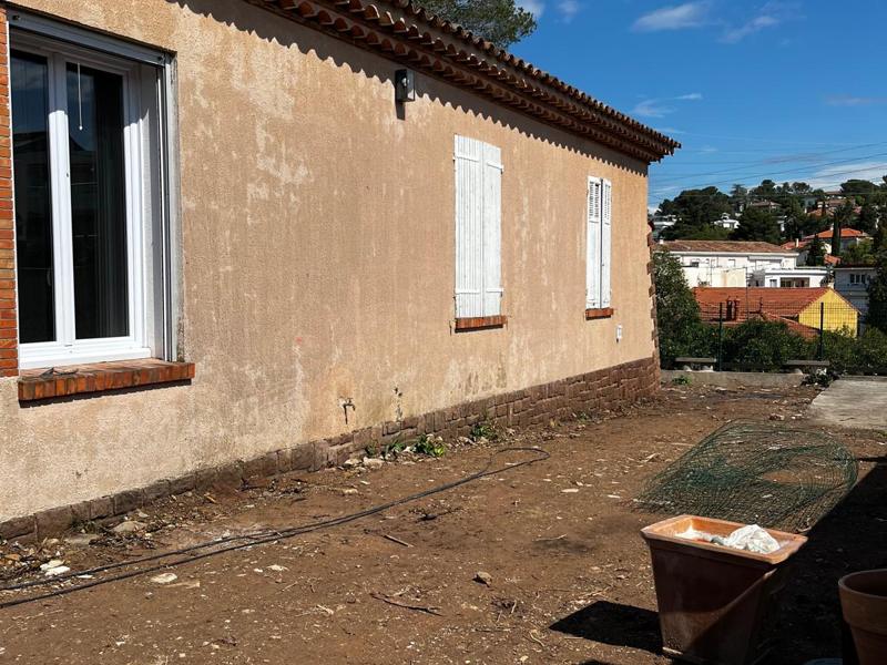 Enduit de façade : application en cours