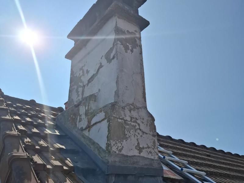 Étanchéité de toiture : contrôle d'une souche de cheminée