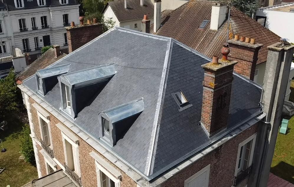 Couverture : réalisation Mouredon Couverture