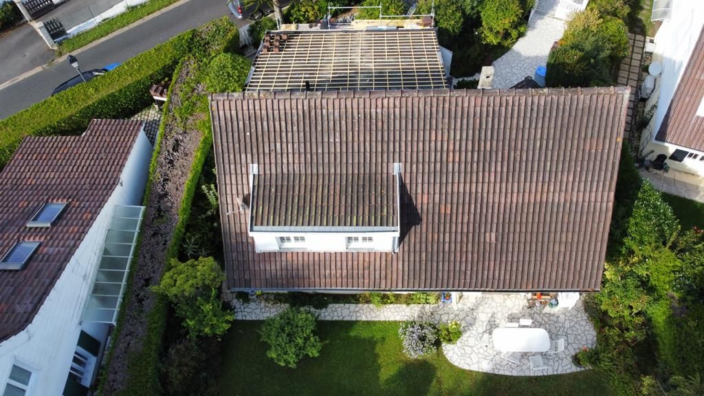Couverture : réalisation Mouredon Couverture