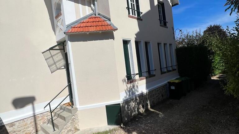 Maison aux façades claires