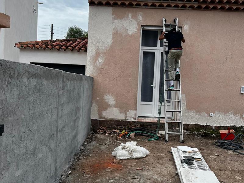 Ravalement de façade : travaux de préparation en cours