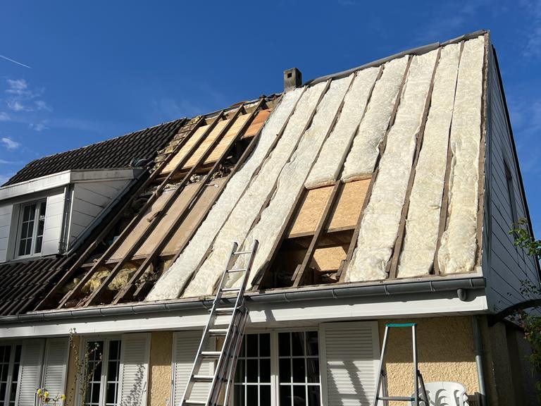 Rénovation de toiture : reprise du support et isolation sous rampant
