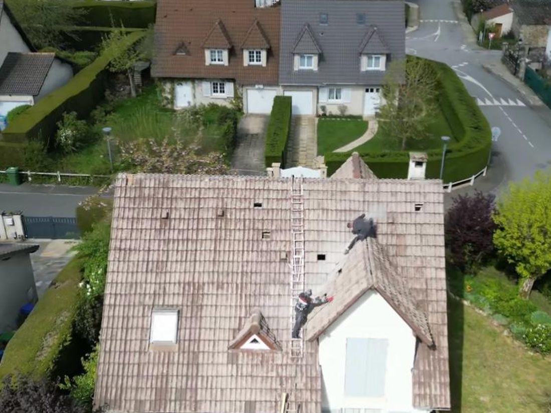 La toiture de Cernay-la-Ville avant les travaux, vue du ciel