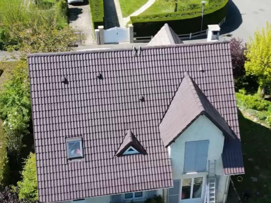 Nettoyage et traitement en cours sur les versants, à Cernay-la-Ville