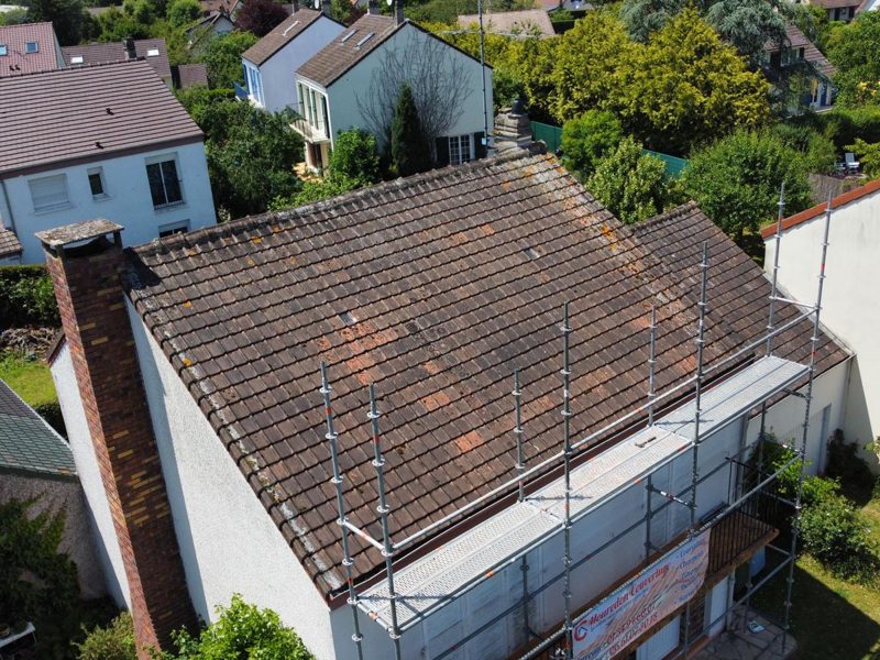 Toiture terminée vue du ciel à Émancé