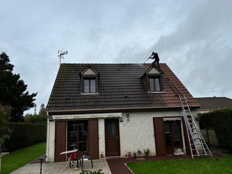 Maison au Perray-en-Yvelines pendant les travaux de toiture