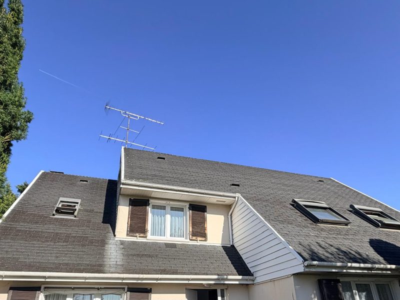 Maison rue Louis Leblanc à Rambouillet avant la rénovation de la toiture